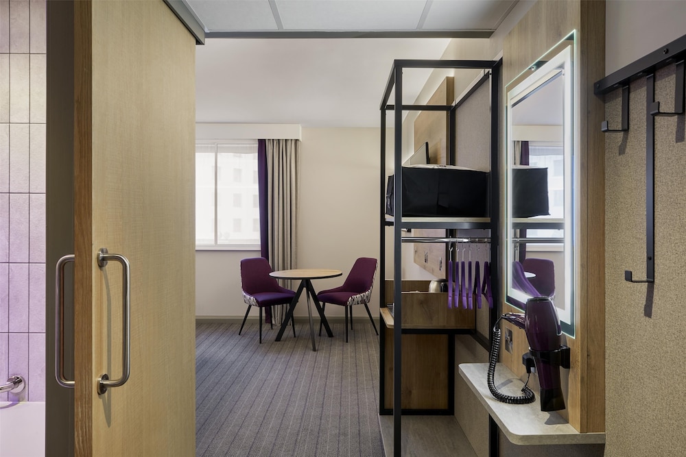 Premier Inn Horsham 6