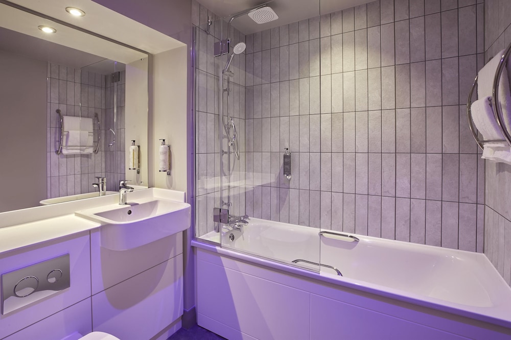 Premier Inn Horsham 9