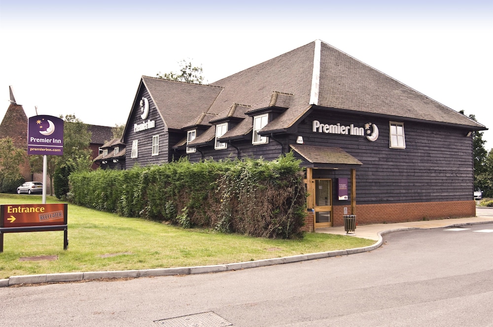 Premier Inn Tonbridge North 1