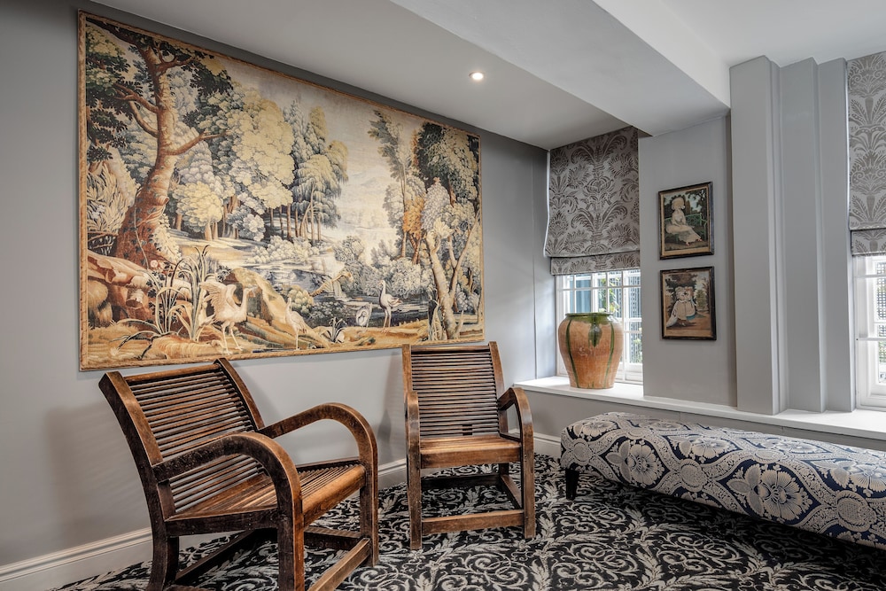 No. 30 Knightsbridge 23