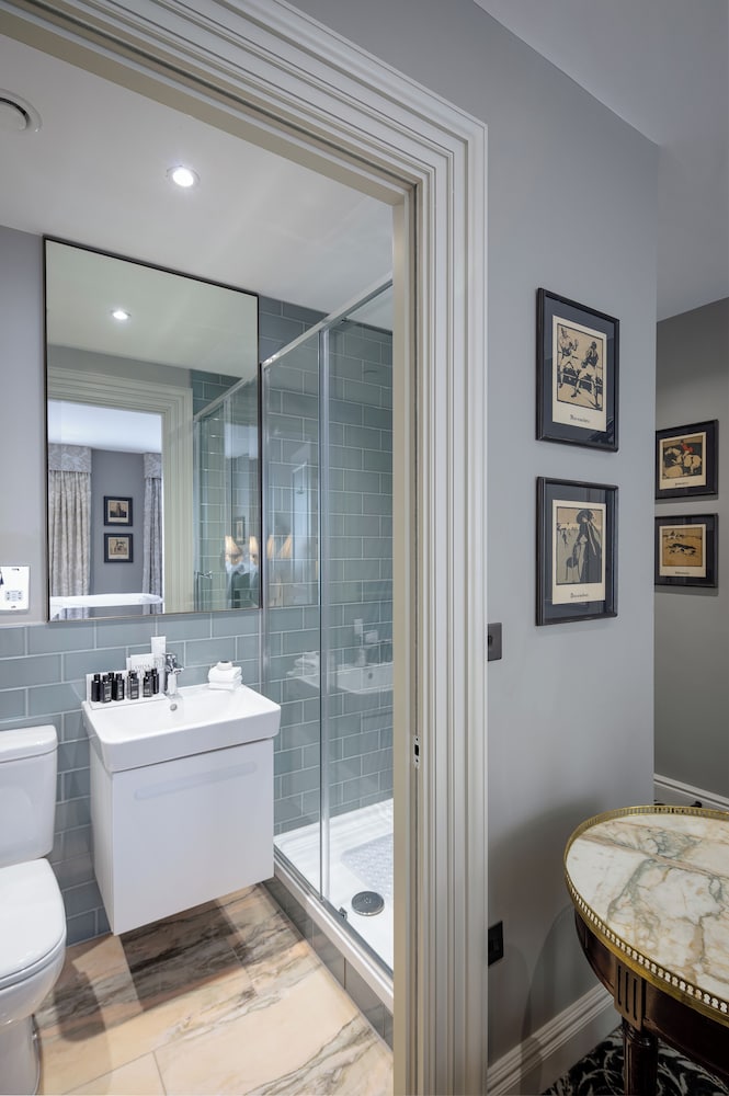 No. 30 Knightsbridge 14