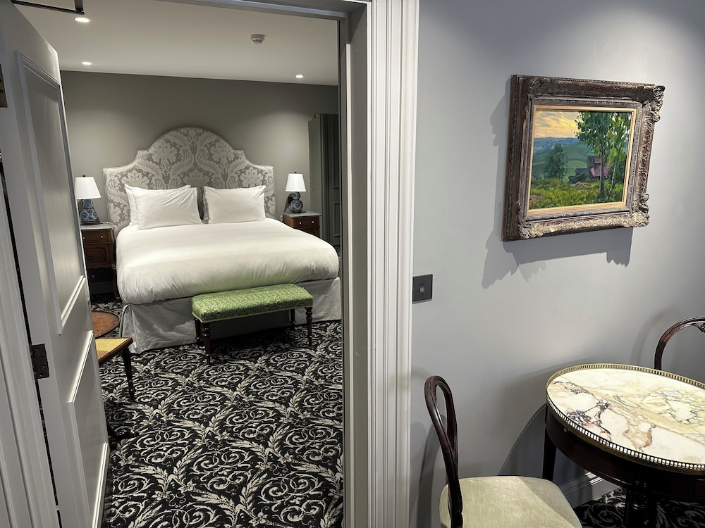 No. 30 Knightsbridge 3
