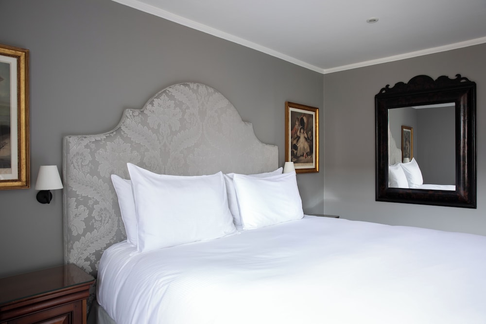 No. 30 Knightsbridge 17