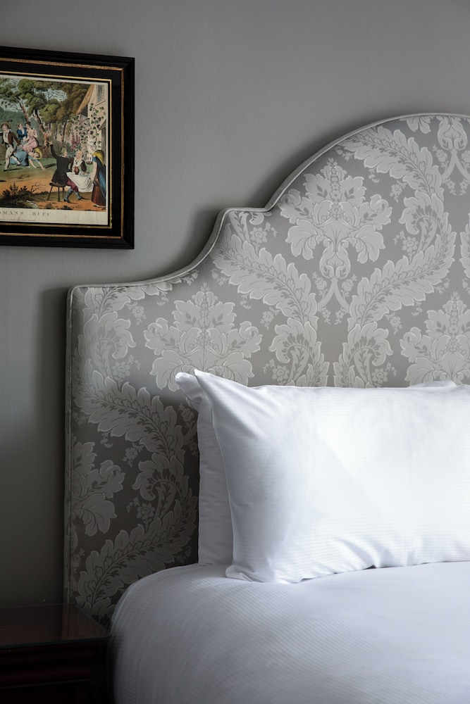 No. 30 Knightsbridge 16