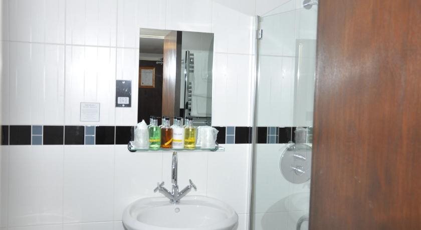 Savoro Restaurant With Rooms 13