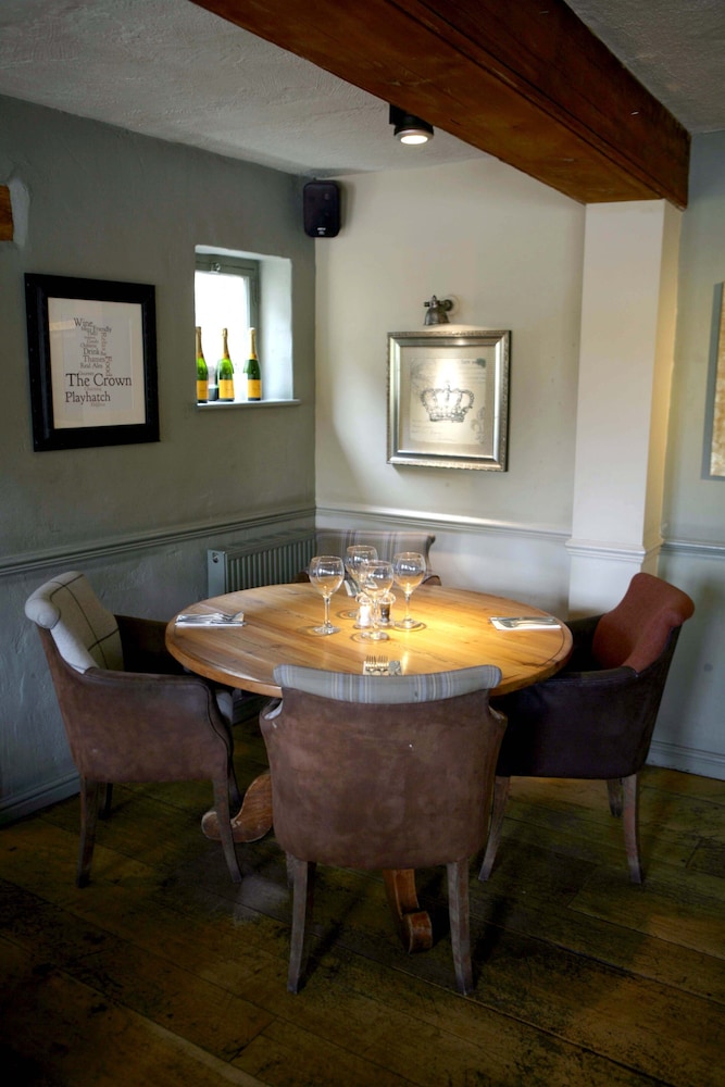The Crown 17