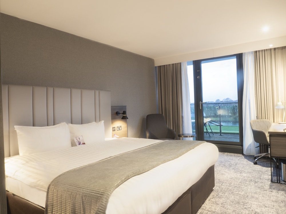 Crowne Plaza London - Kingston 14