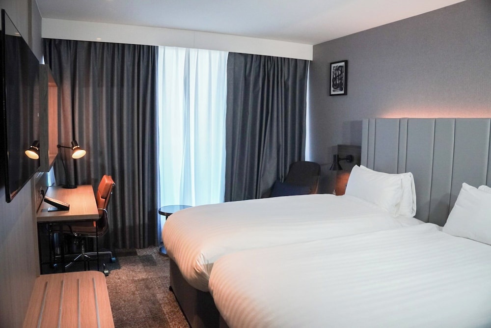 Crowne Plaza London - Kingston 21