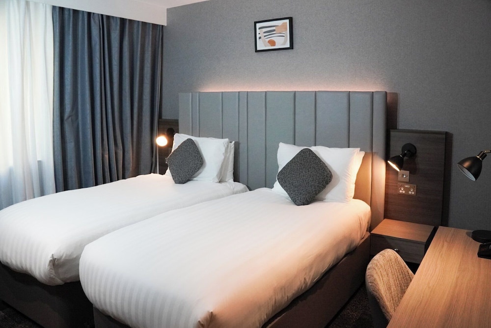 Crowne Plaza London - Kingston 22