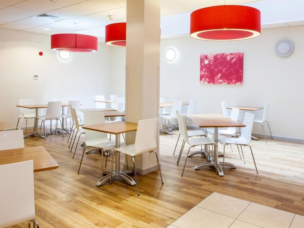 Travelodge London Ealing 21