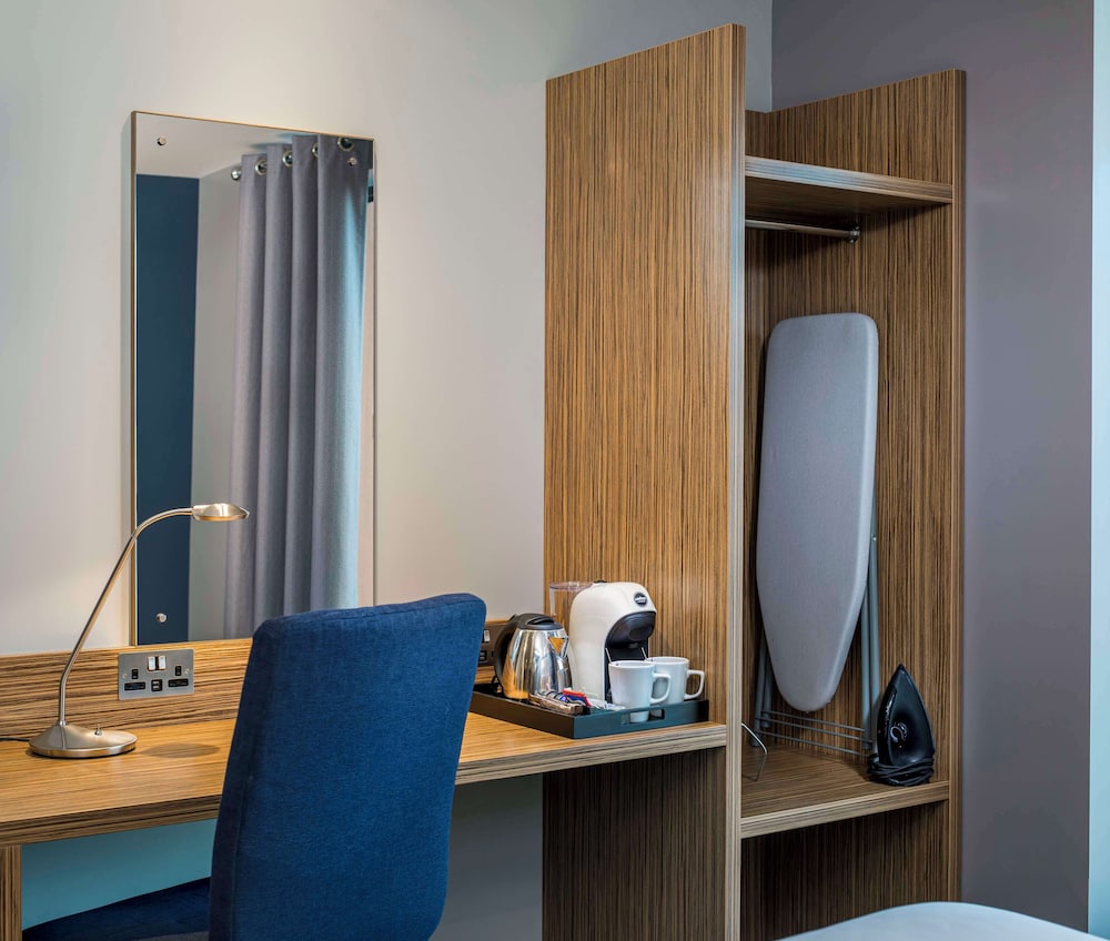 Travelodge London Ealing 9
