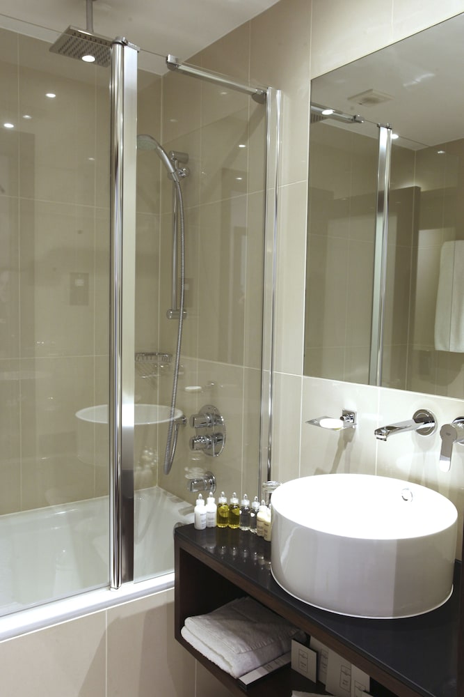 Park Grand Heathrow 22