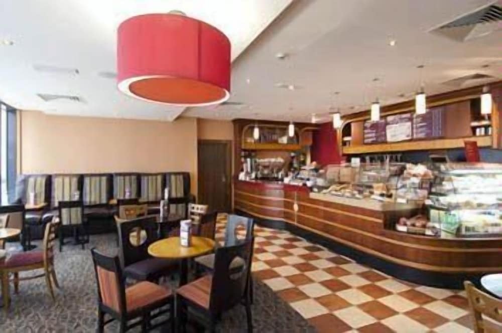 Premier Inn London Heathrow Airport Terminal 5 18