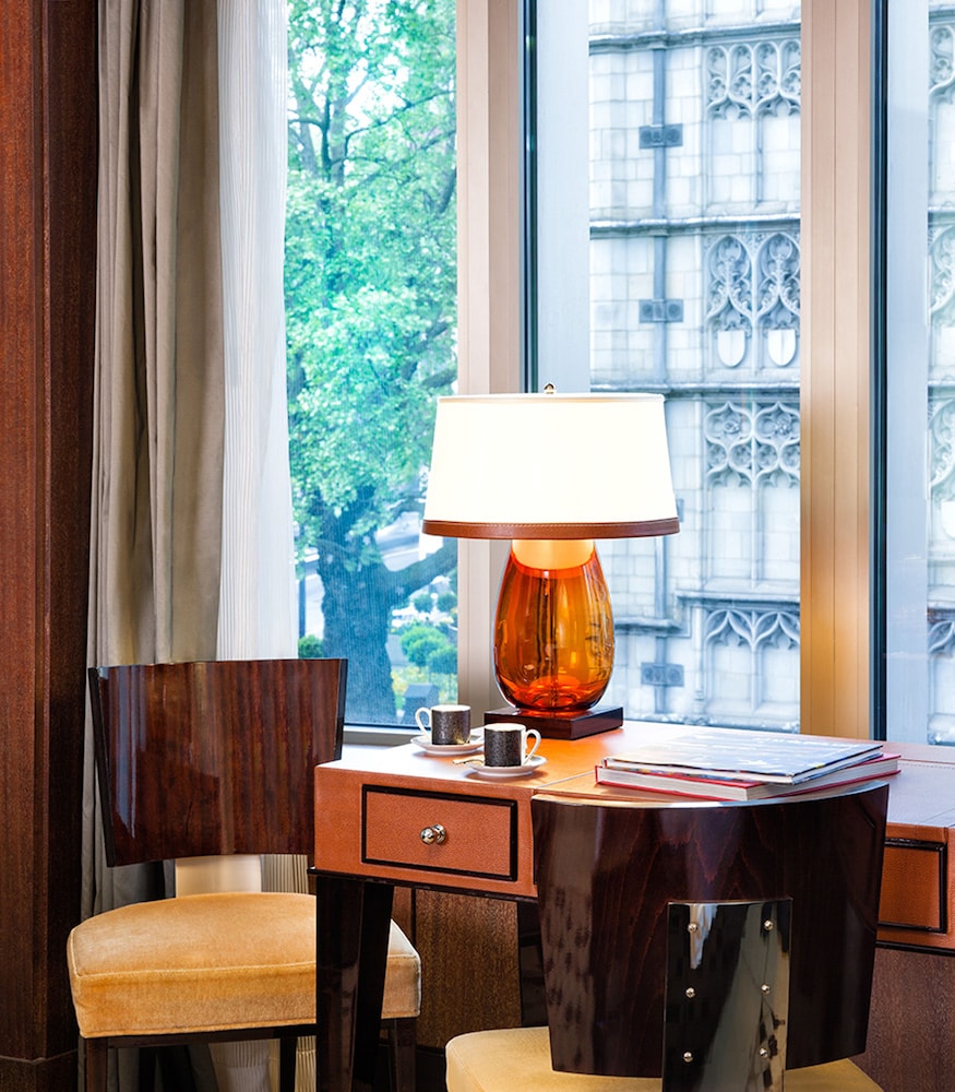 45 Park Lane 6