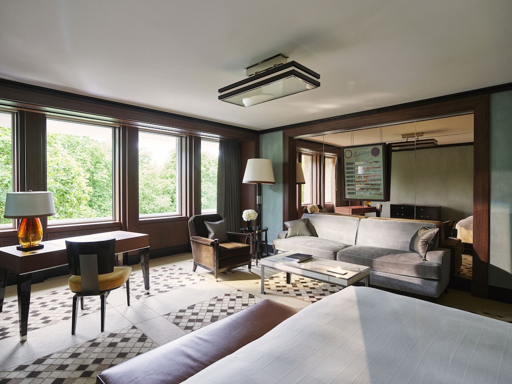 45 Park Lane 19