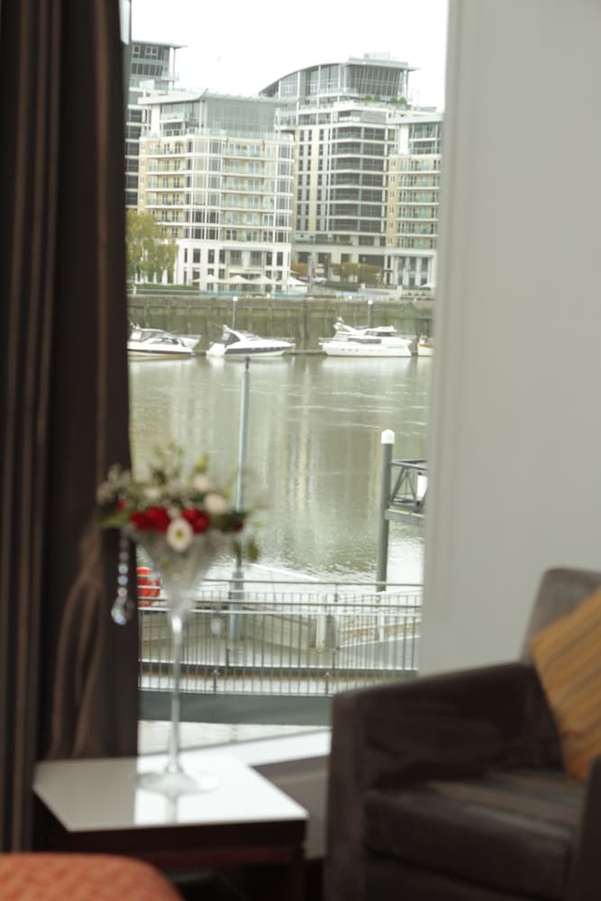 Rafayel on the Left Bank 24