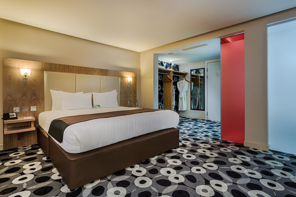 Holiday Inn Sittingbourne 7