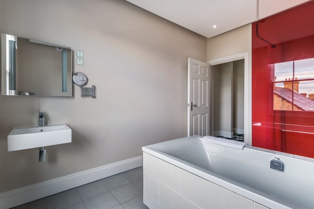 Holiday Inn Sittingbourne 6