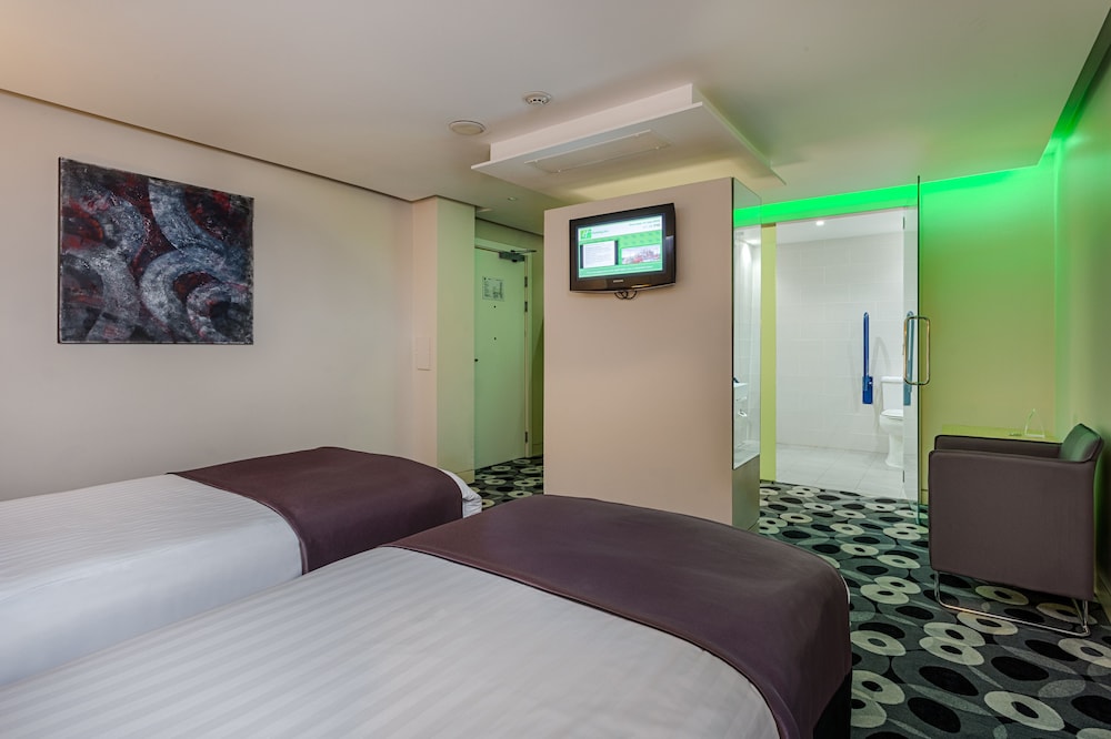 Holiday Inn Sittingbourne 10