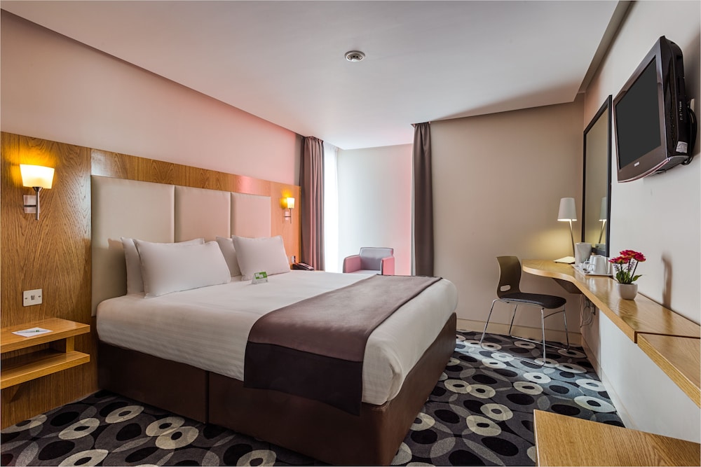 Holiday Inn Sittingbourne 5