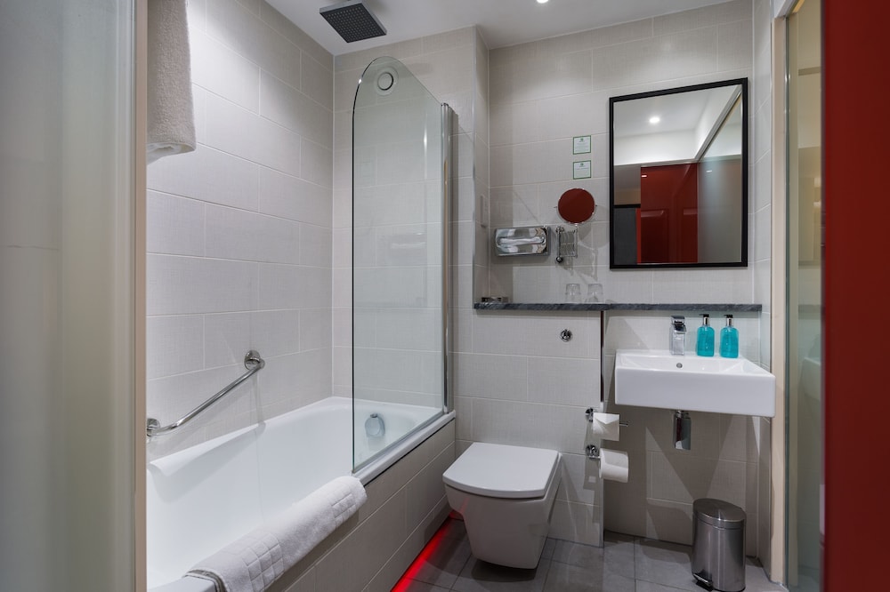 Holiday Inn Sittingbourne 24