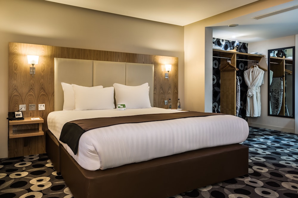 Holiday Inn Sittingbourne 18