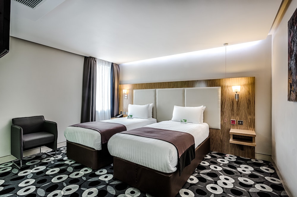 Holiday Inn Sittingbourne 8