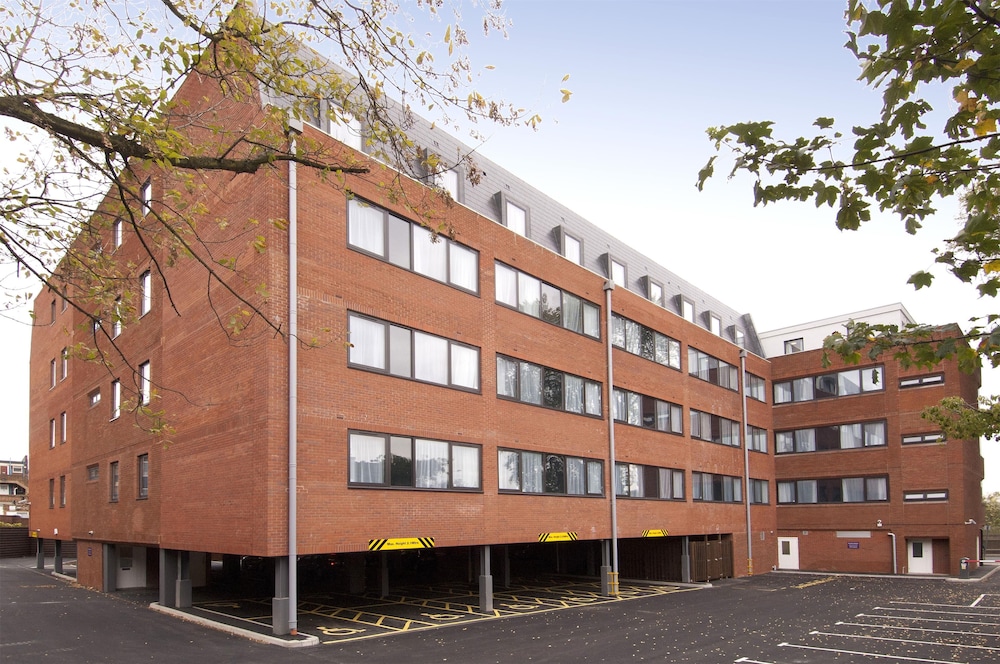 Premier Inn London Hanger Lane 23