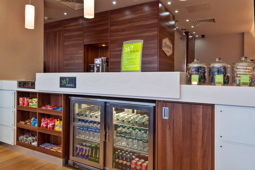 Hampton by Hilton London Luton Airport 13