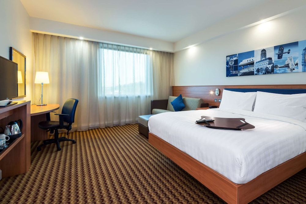 Hampton by Hilton London Luton Airport 17