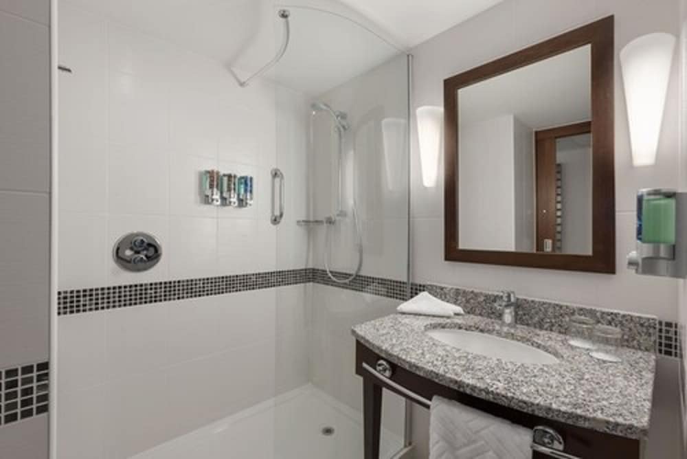 Hampton by Hilton London Luton Airport 19
