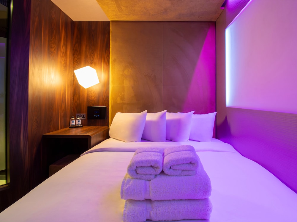 Bloc Hotel Gatwick 15