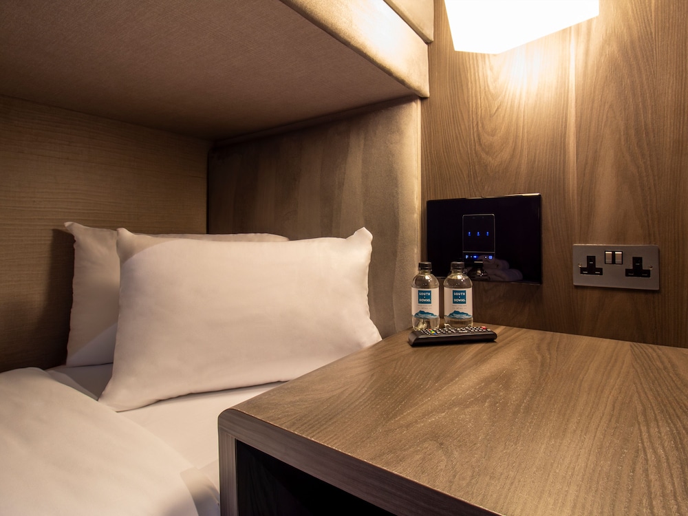 Bloc Hotel Gatwick 10