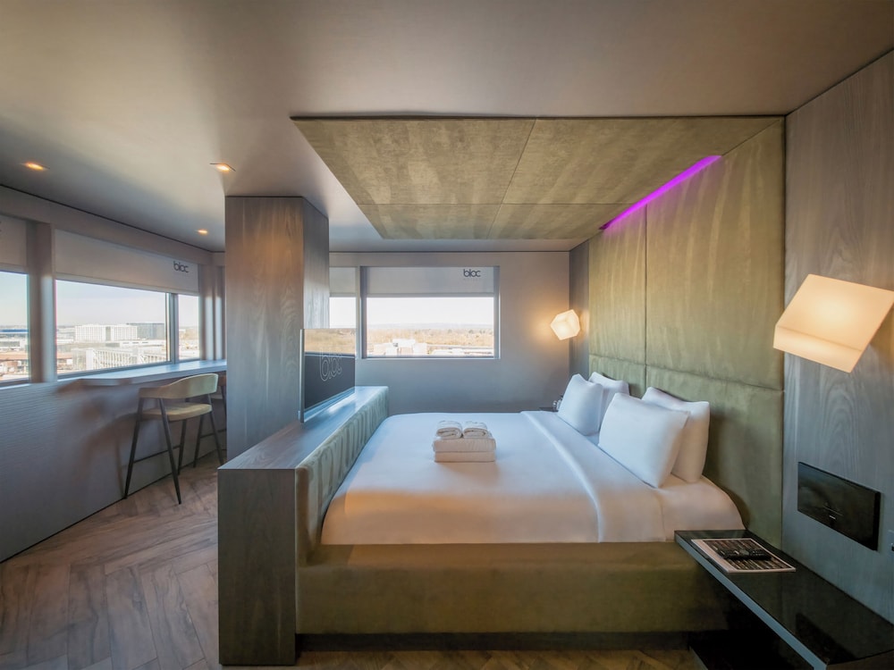 Bloc Hotel Gatwick 23