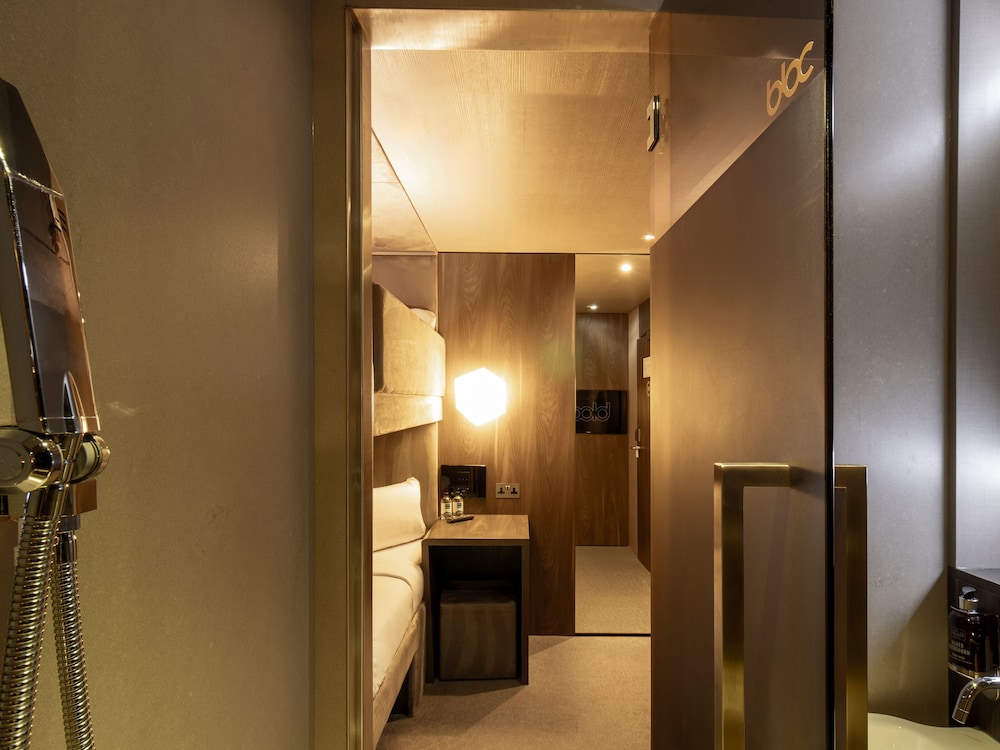 Bloc Hotel Gatwick 9
