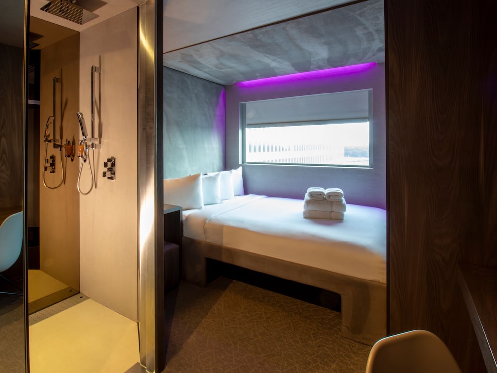 Bloc Hotel Gatwick 16