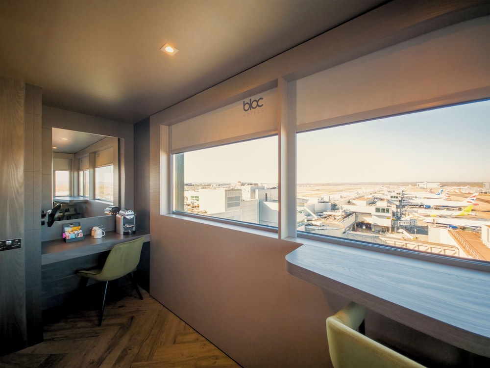 Bloc Hotel Gatwick 24