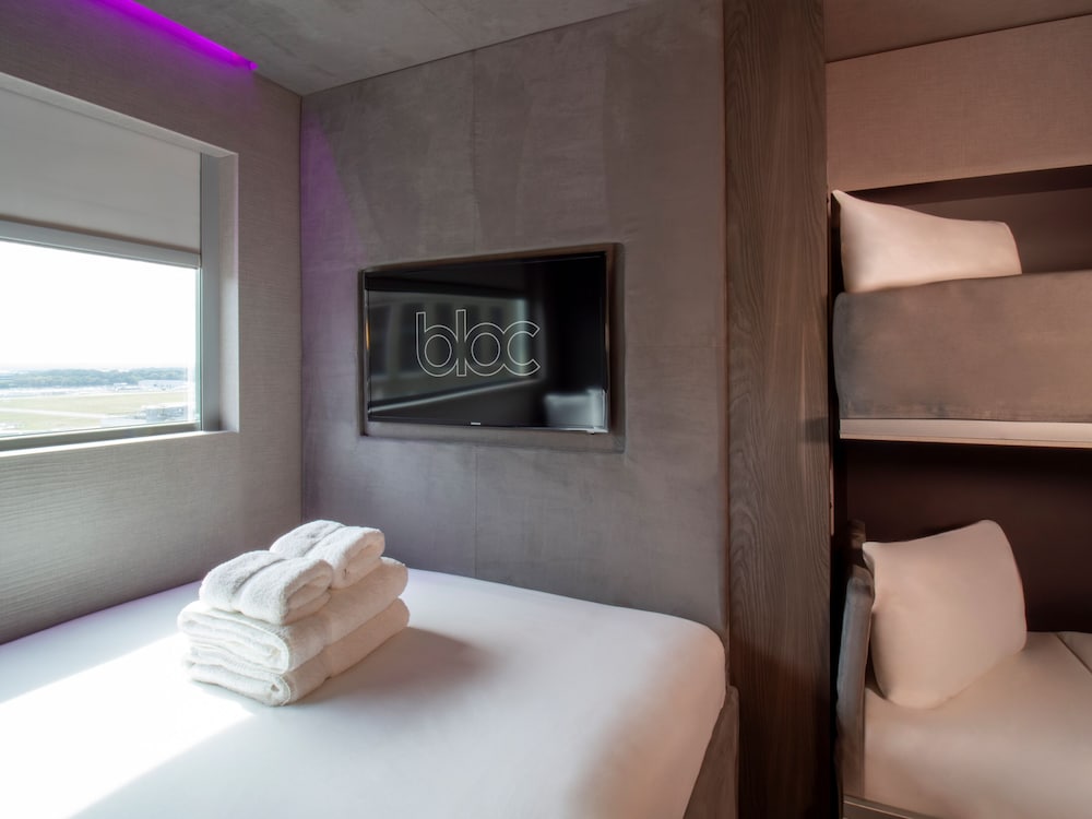 Bloc Hotel Gatwick 5