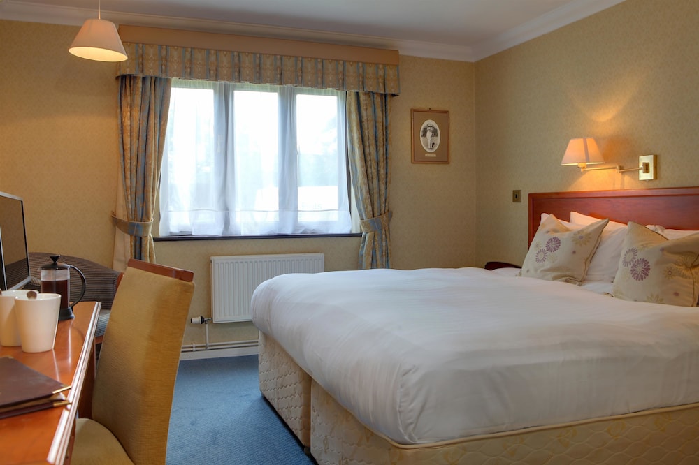 Best Western Plus Grim’s Dyke Hotel 15