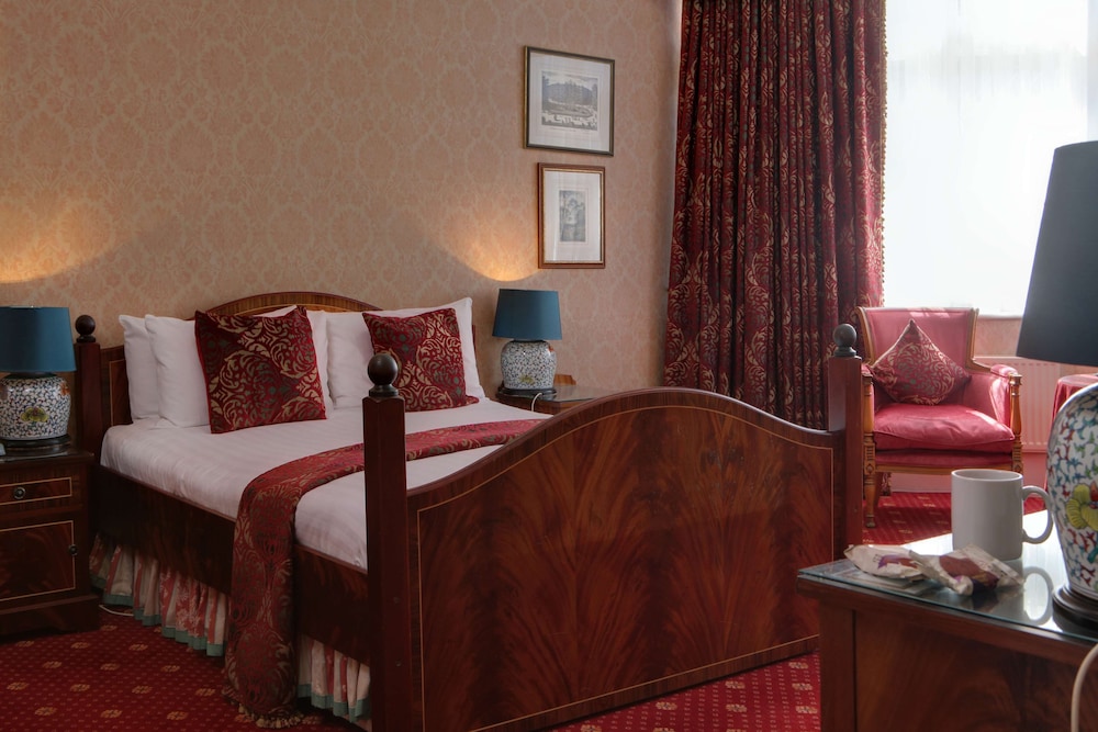 Best Western Plus Grim’s Dyke Hotel 24