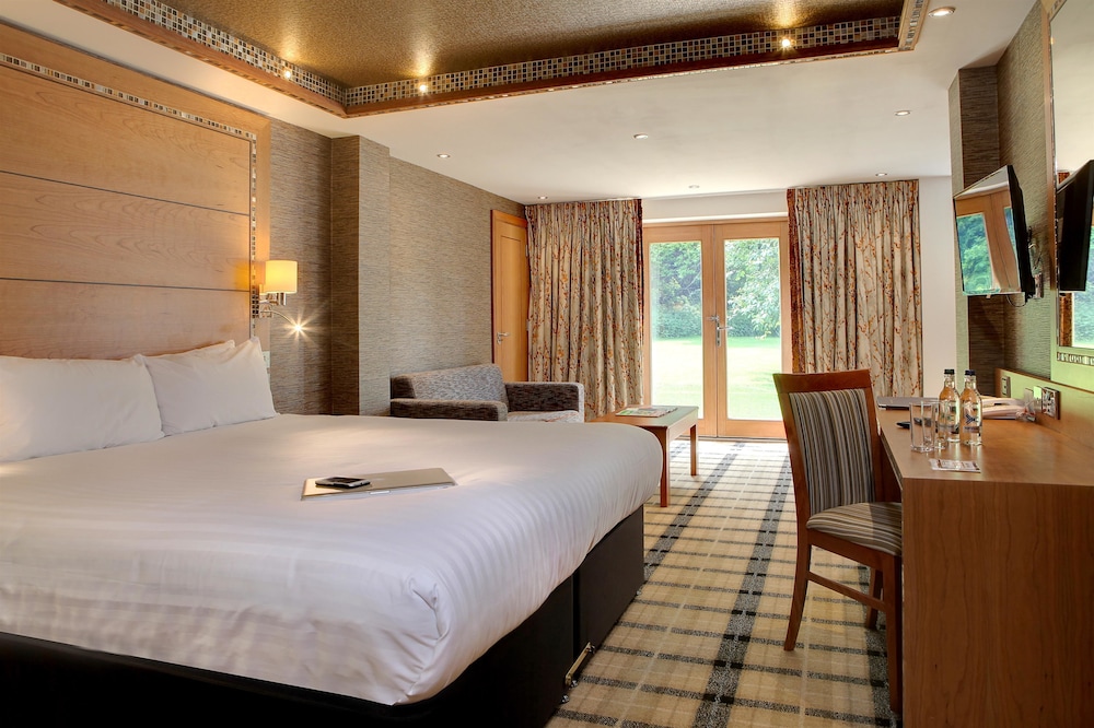 Best Western Plus Grim’s Dyke Hotel 12