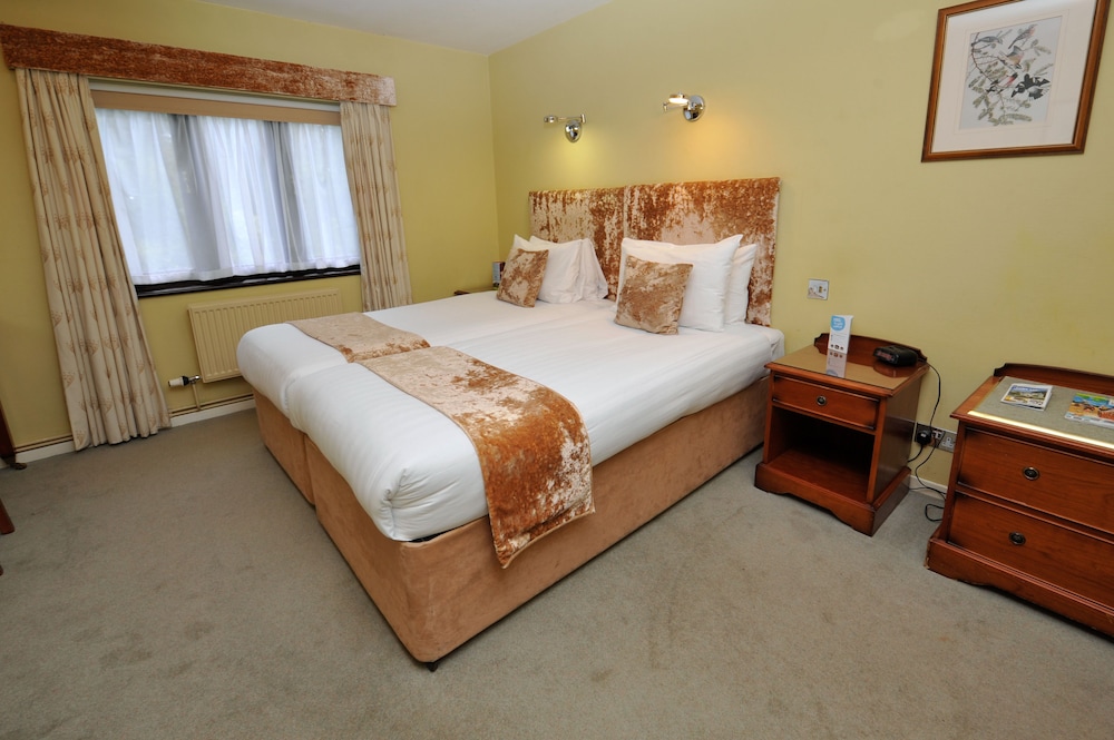 Best Western Plus Grim’s Dyke Hotel 7