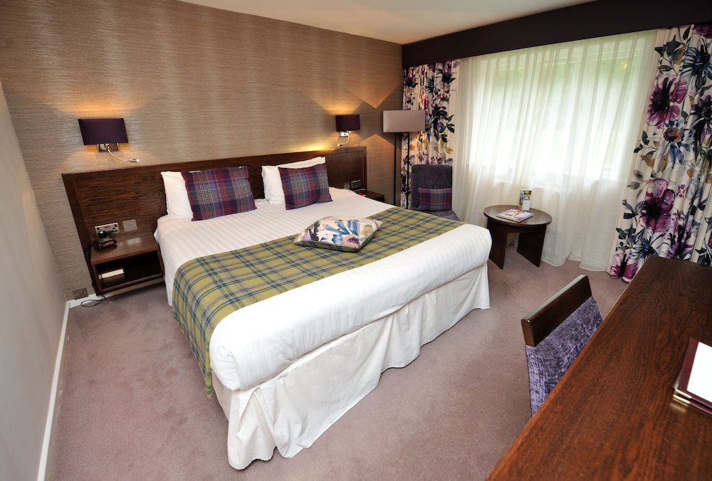 Best Western Plus Grim’s Dyke Hotel 9