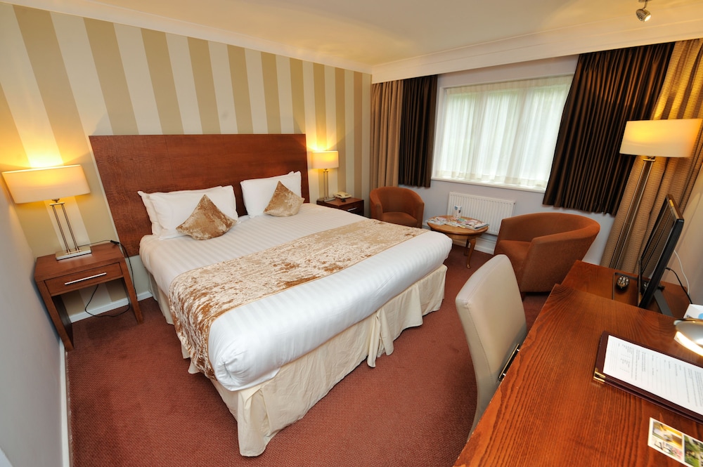 Best Western Plus Grim’s Dyke Hotel 17
