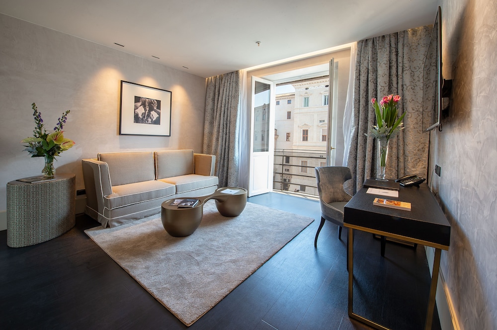 Sina Bernini Bristol, Autograph Collection 10