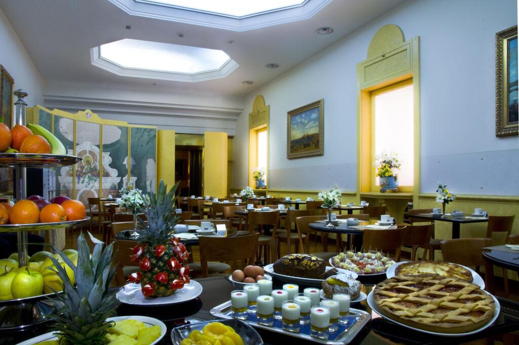 Aria Palace 24