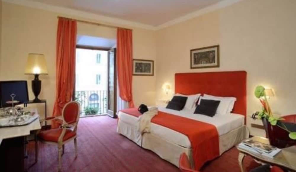 Colonna Palace 10