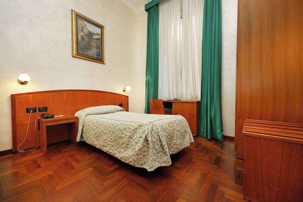 Hotel Corot 19