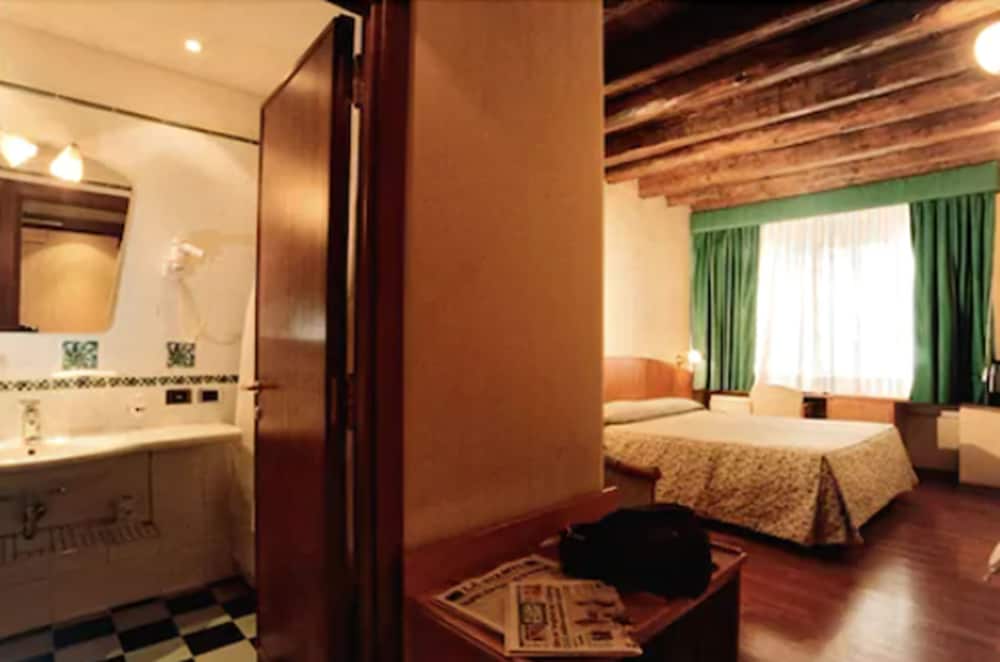 Hotel Corot 9