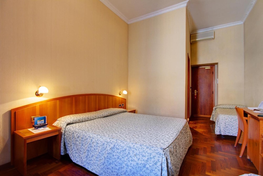 Hotel Corot 13